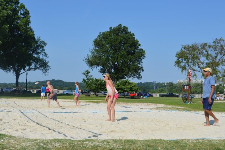 Volleyball players claim Park Service spikes free play WTOP