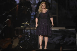 Kelly Clarkson performs at the Billboard Music Awards at the MGM Grand Garden Arena on Sunday, May 17, 2015, in Las Vegas. (Photo by Chris Pizzello/Invision/AP)