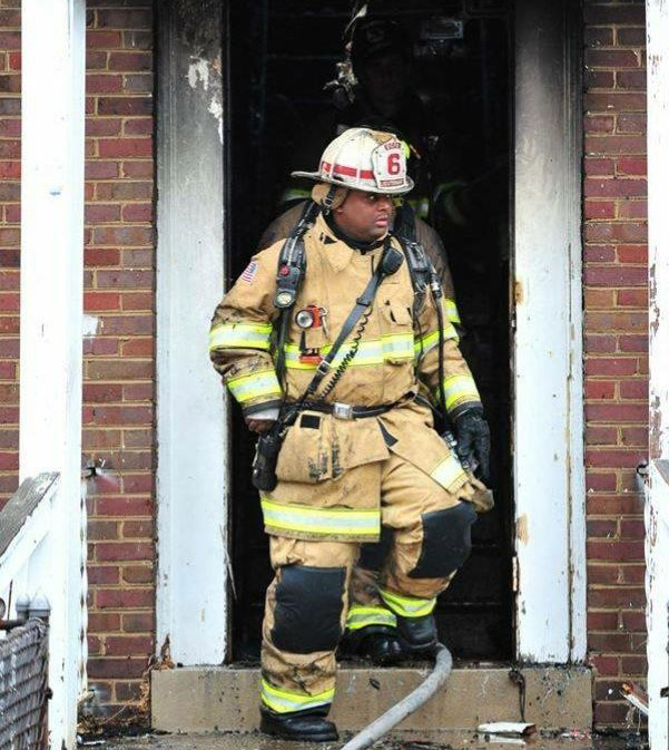 D.C. firefighter dies after apartment blaze