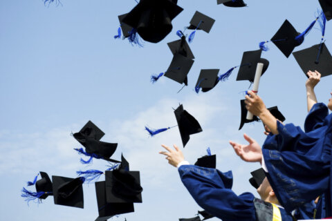 The 4 best financial gifts to give a college graduate (other than money)