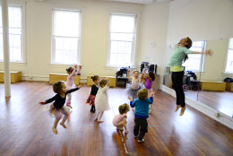 Jumping for joy in the dance studio with Tiny Tots and teaching artist Laura Vucci. (Leslie Mansour/CHAW)