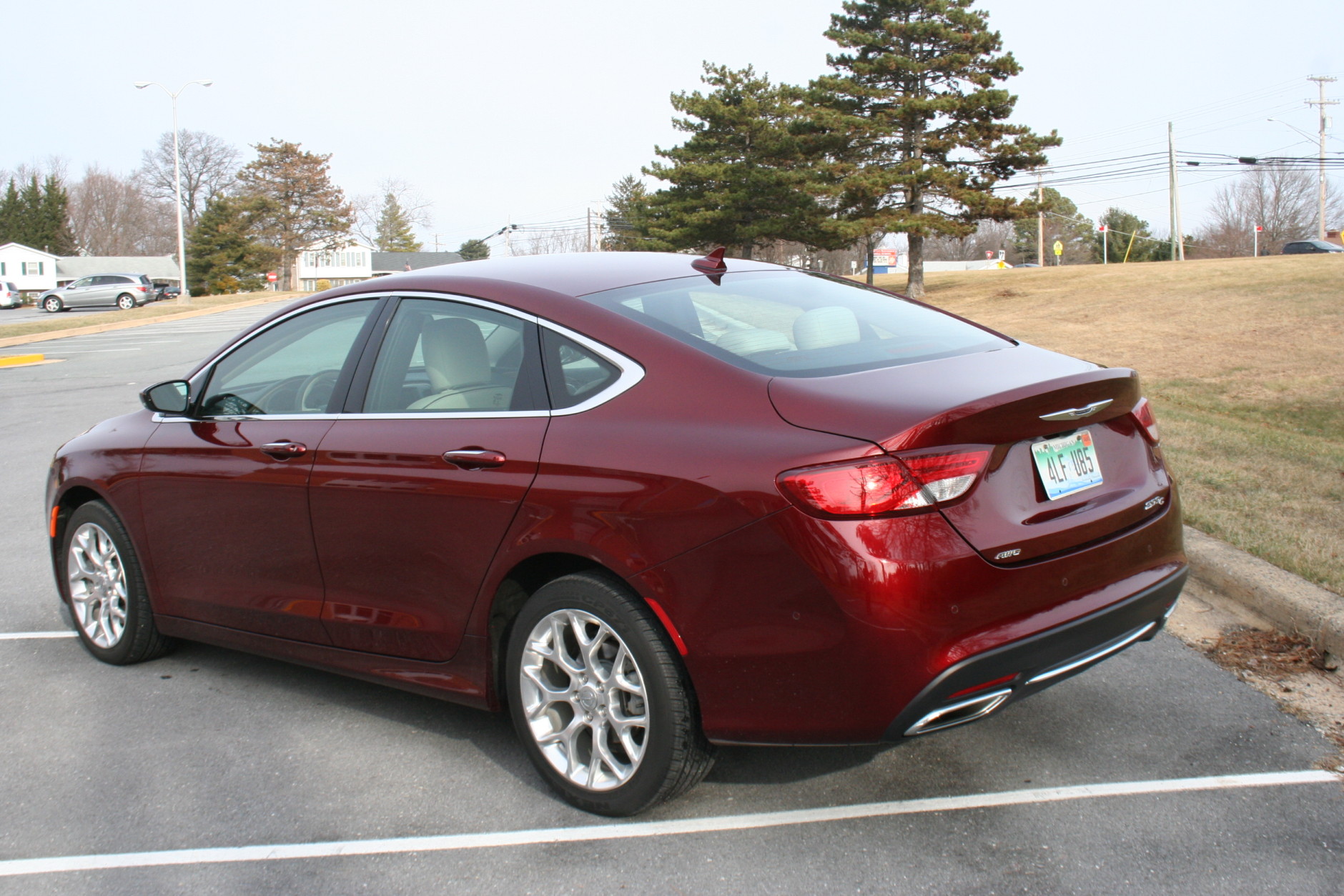 The looks are sleek and rather sporty for the usual midsize sedan. (WTOP/Mike Parris)