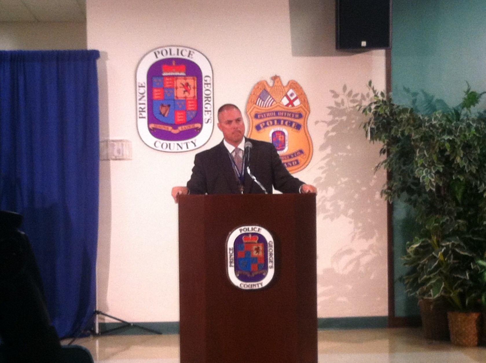 Lt. Sunny Mrotek announces the arrests of two teenagers and a man in Craigslist-related thefts. (WTOP/Jamie Forzato)
