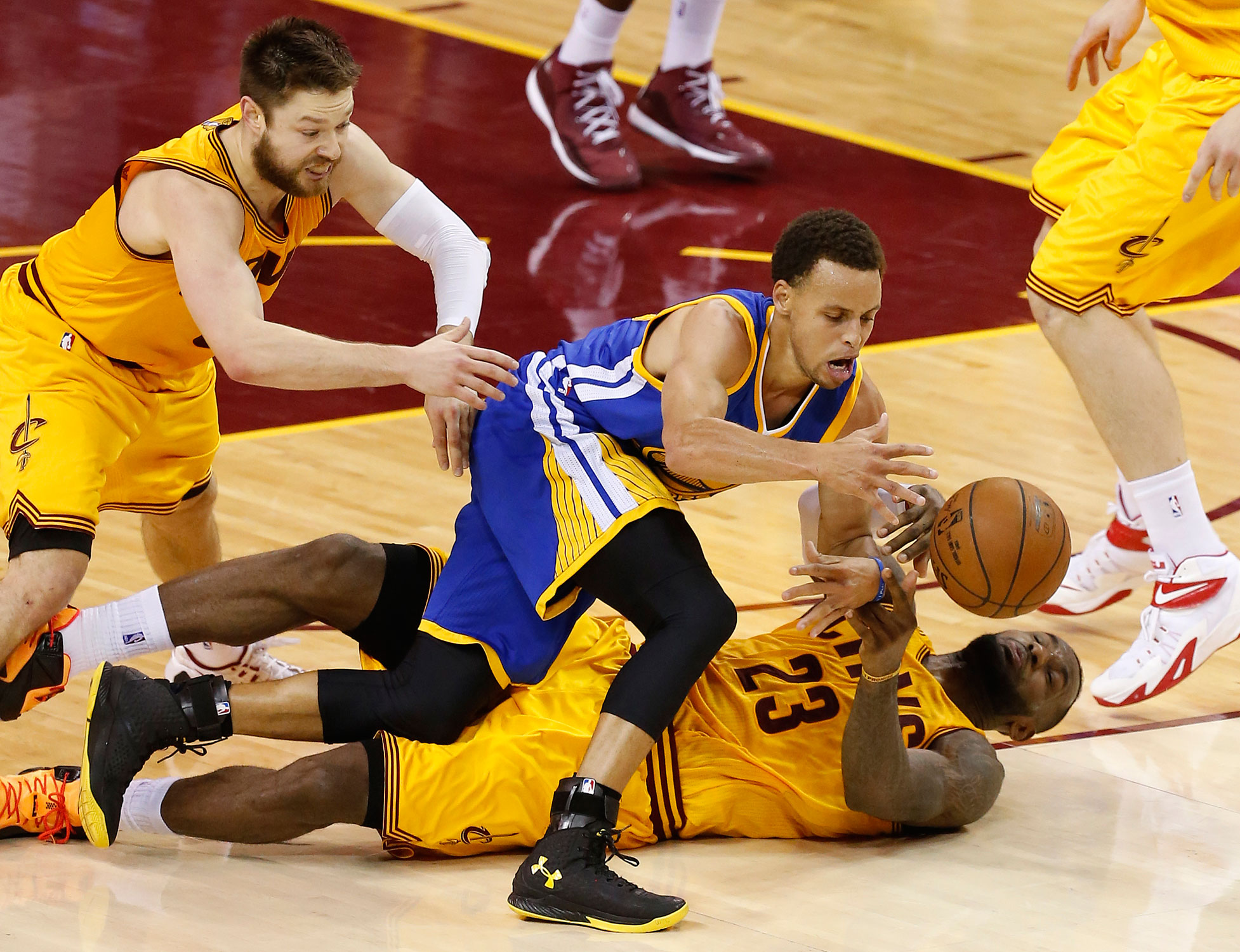 Column: On Cleveland, Oakland and rooting against your boss in the NBA Finals