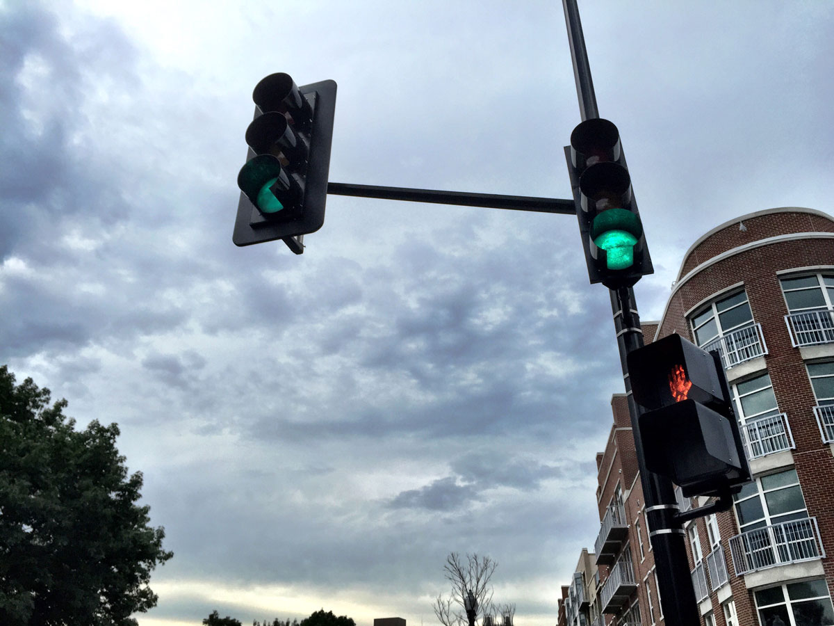 App tells you when traffic light will change