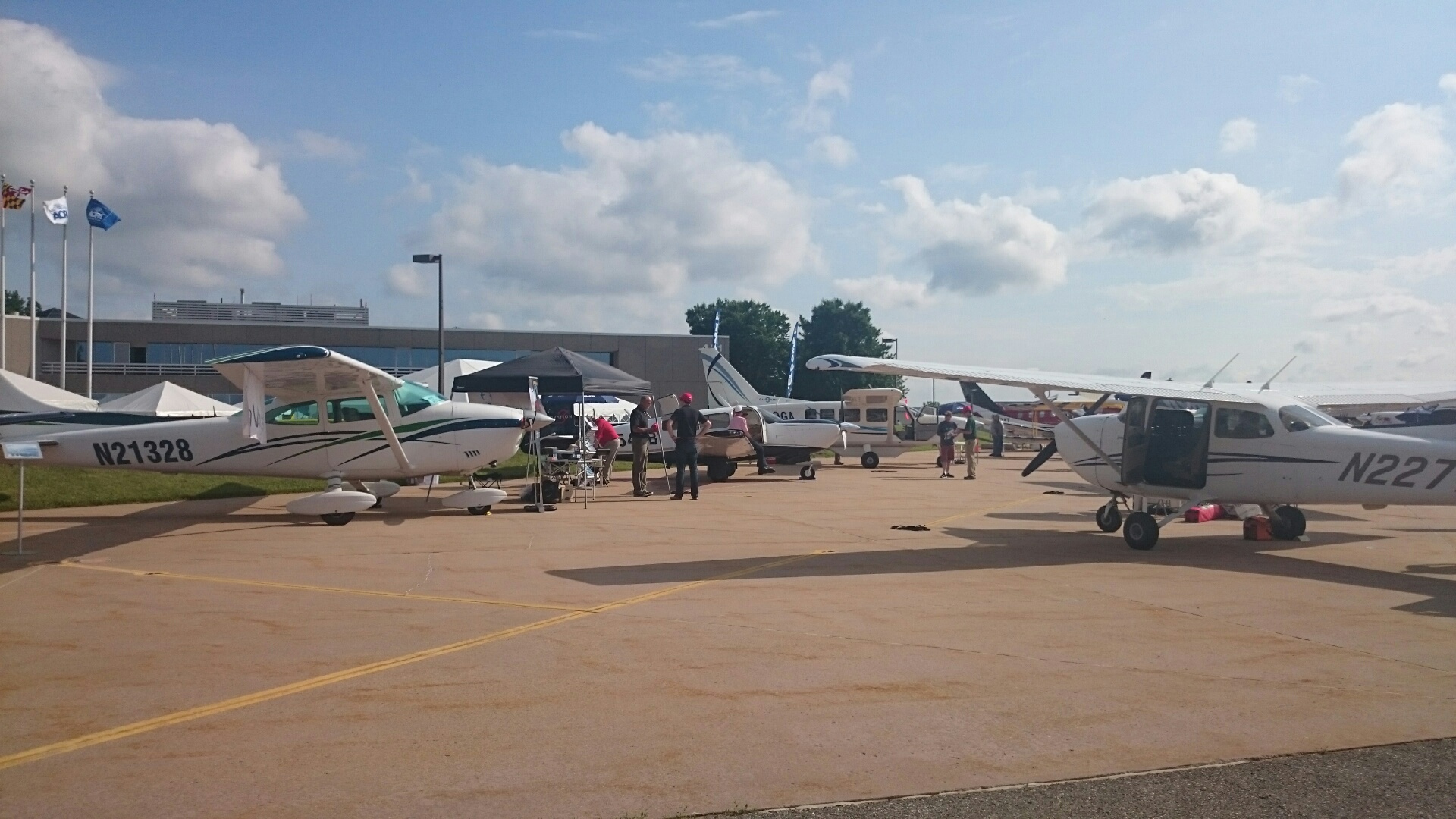 Fans, pilots gather for Frederick County fly-in