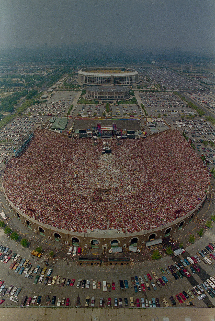 An overhead aerial view of the crowd at JFK Stadium in Philadelphia, Pa. during the Live Aid concert for famine relief July 13, 1985.(AP Photo/George Widman)
