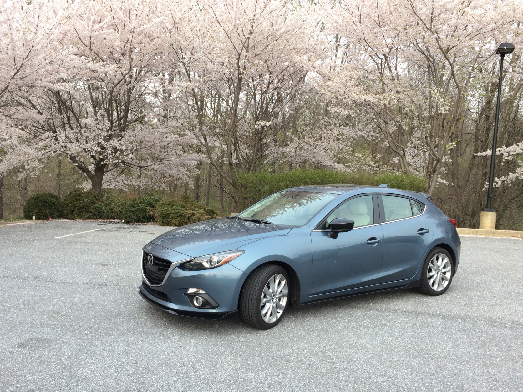 The Mazda3 S Grand Touring with its peppy 4-cylinder engine and good gas mileage makes a fun, sporty 5-door compact. (WTOP/Mike Parris)