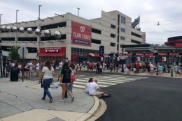 Fans begin to flood into Nationals Park for the first of two concerts in D.C. (WTOP/Mike Murillo) 