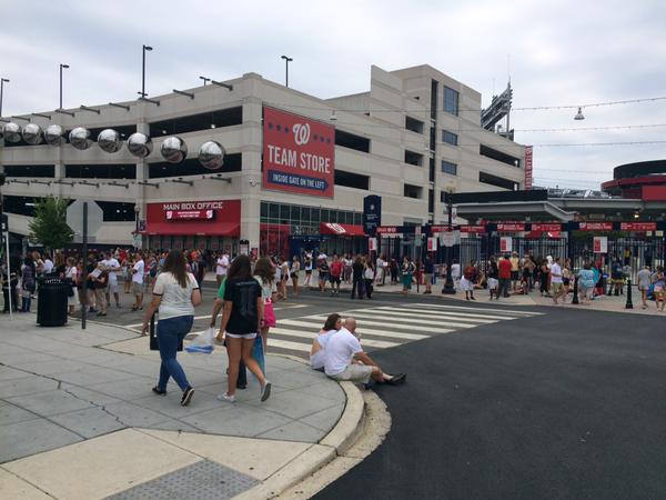 Fans begin to flood into Nationals Park for the first of two concerts in D.C. (WTOP/Mike Murillo) 