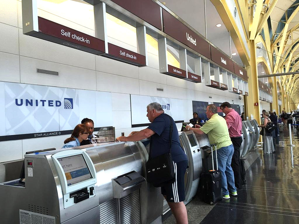 Tips for passengers navigating unexpected airline delays