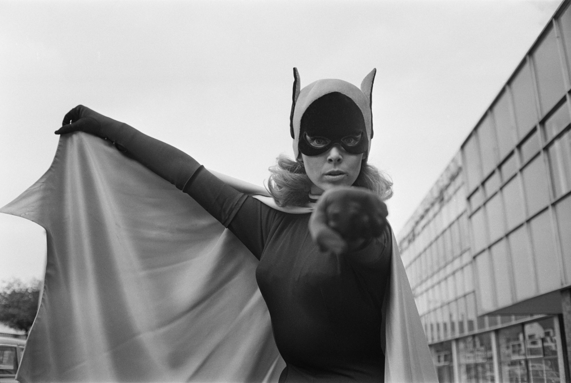 American ballet dancer and actress Yvonne Craig, best known for her role as Batgirl from the TV series 'Batman', 1967. (Photo by Len Trievnor/Express/Hulton Archive/Getty Images)