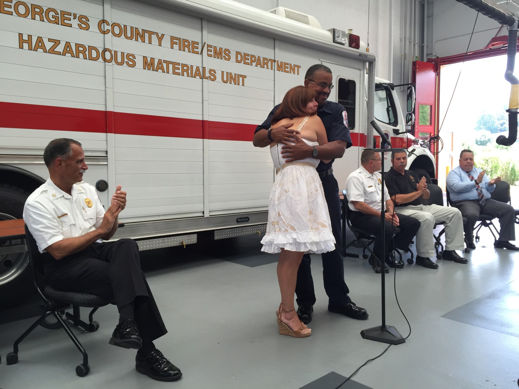 Prince George's County fireman Melvin Batts cut the seatbelt off Lisa Beavers Hegewisch and helped get her to the hospital. (WTOP/Michelle Basch)