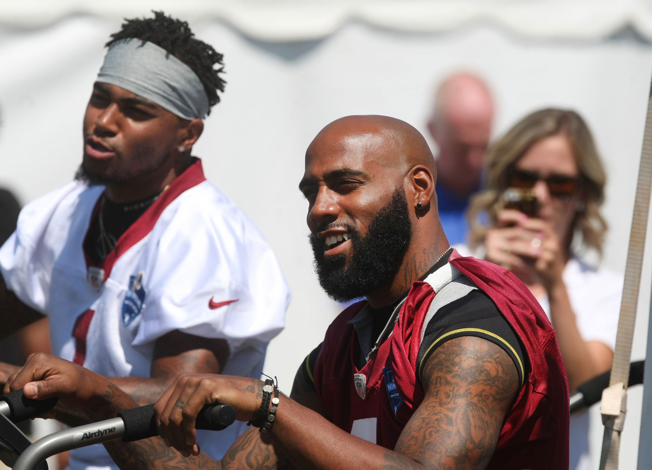 UPDATE: Redskins wrap practice as two starters leave with injury scares