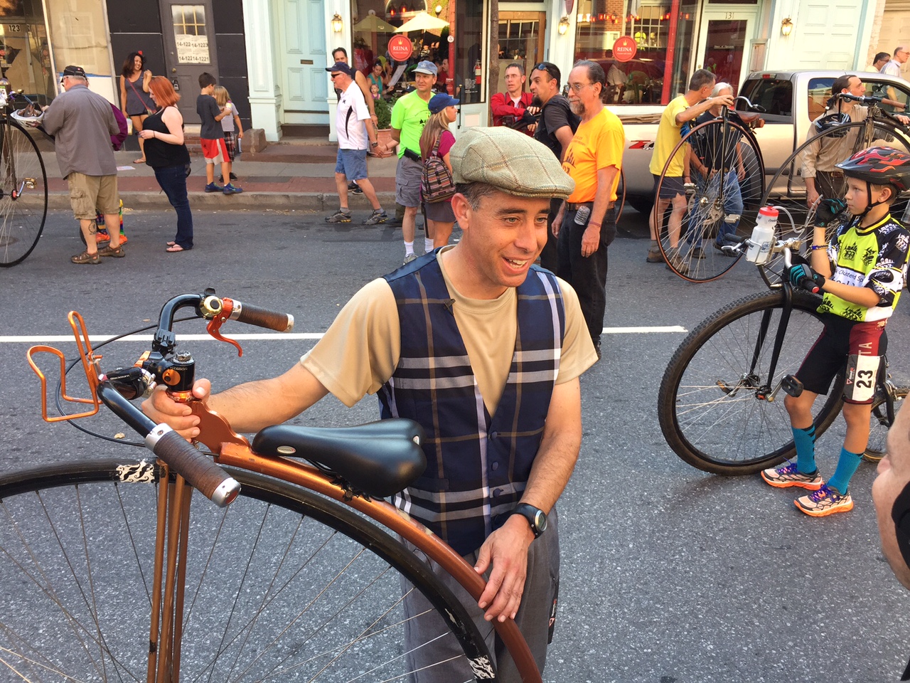 One rider shows off his vintage-style bike. (WTOP/Kate Ryan)
