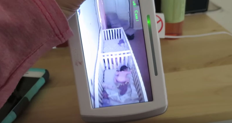 Watch these twin babies prank their mom during naptime (Video)