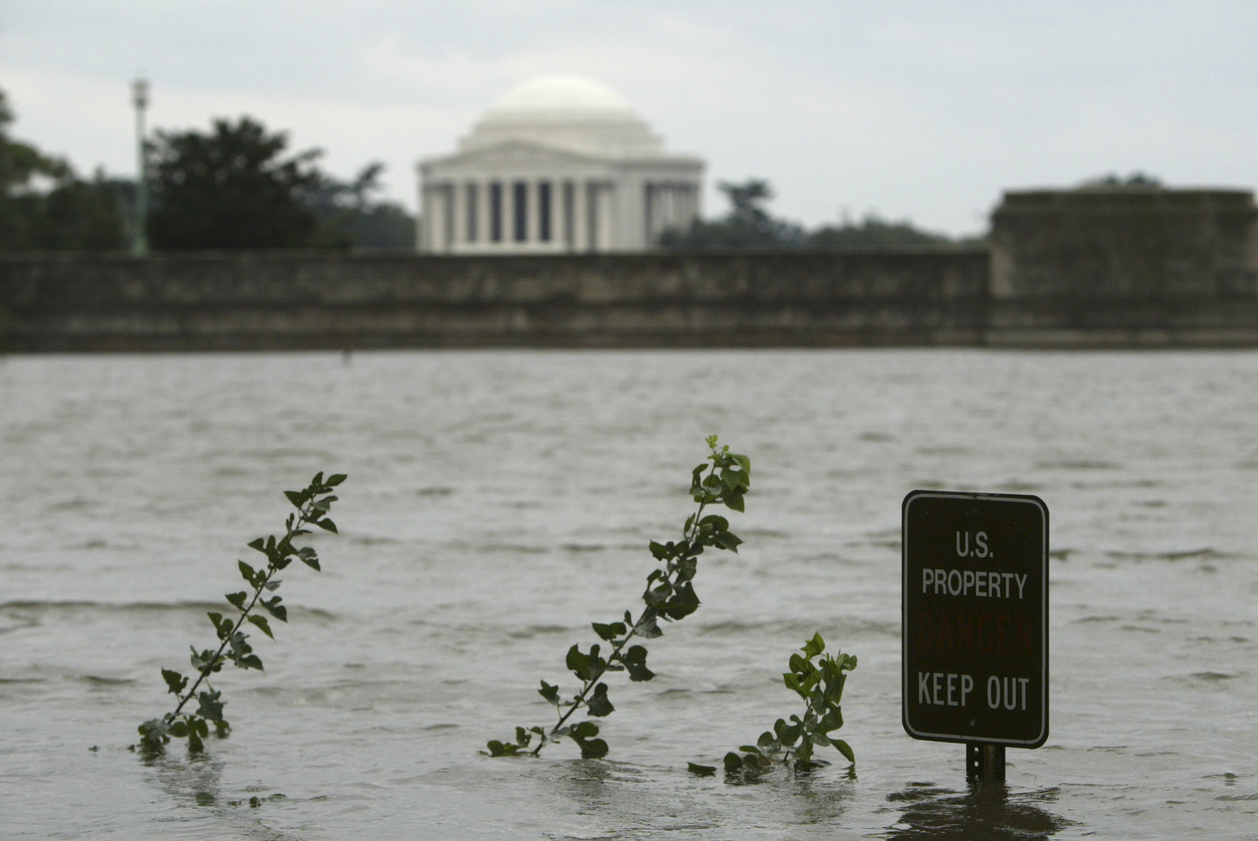 Dangerous weather could test new D.C. levee