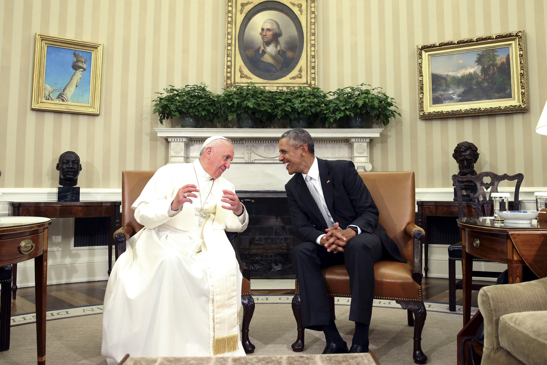 President Barack Obama talks with Pope Francis in the Oval Office of the White House in Washington, Wednesday, Sept. 23, 2015. (AP Photo/Andrew Harnik)