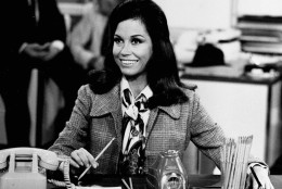 Actress Mary Tyler Moore is shown as TV news producer Mary Richards in a scene from the "The Mary Tyler Moore Show," Aug. 1970 (AP Photo)
