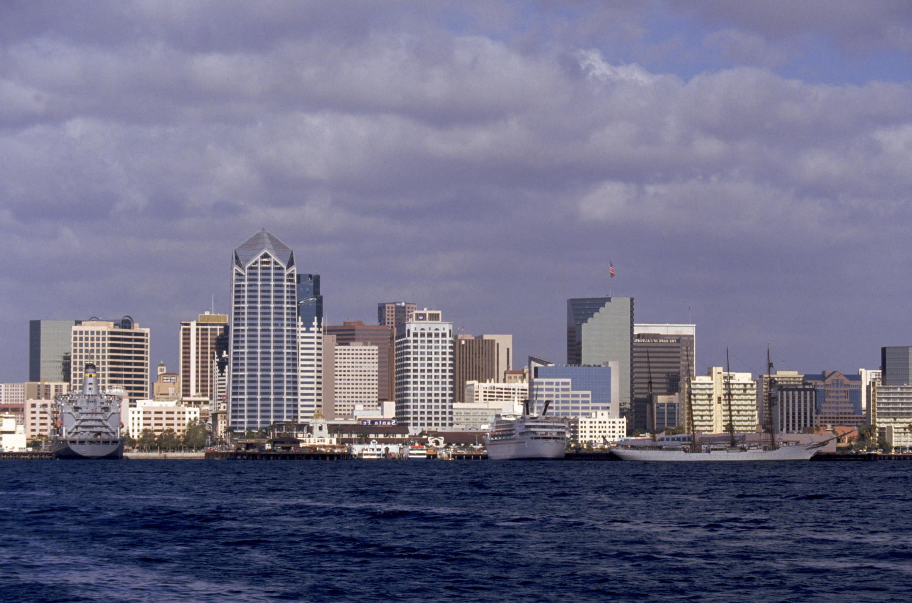 SAN DIEGO - FEBRUARY 20:  General view of downtown San Diego: the host city for the 1992 America's Cup class world championships shot on February 20, 1992. (Photo by Ken Levine /Getty Images)