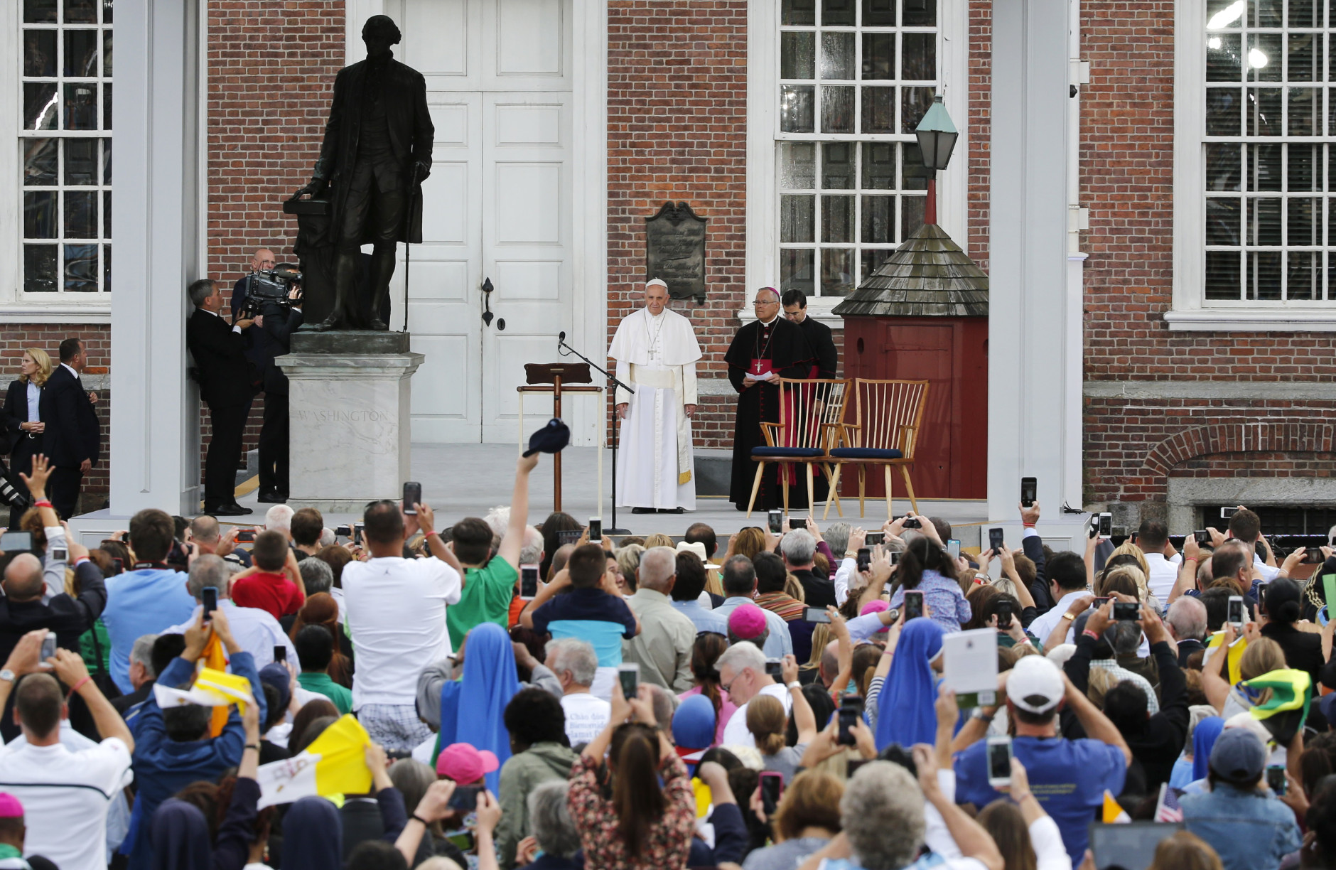 PHILADELPHIA, PA - SEPTEMBER 26: Pope Francis arrives to speak at Independence Mall to watch Pope Francis speak in Philadelphia onSeptember 26, 2015 in Philadelphia., Pennsylvania. After visiting Washington and New York City, Pope Francis concludes his tour of the U.S. with events in Philadelphia on Saturday and Sunday. (Photo by Jim Bourg-Pool/Getty Images)