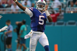 MIAMI GARDENS, FL - SEPTEMBER 27:  Tyrod Taylor #5 of the Buffalo Bills passes during a game against the Miami Dolphins at Sun Life Stadium on September 27, 2015 in Miami Gardens, Florida.  (Photo by Mike Ehrmann/Getty Images)