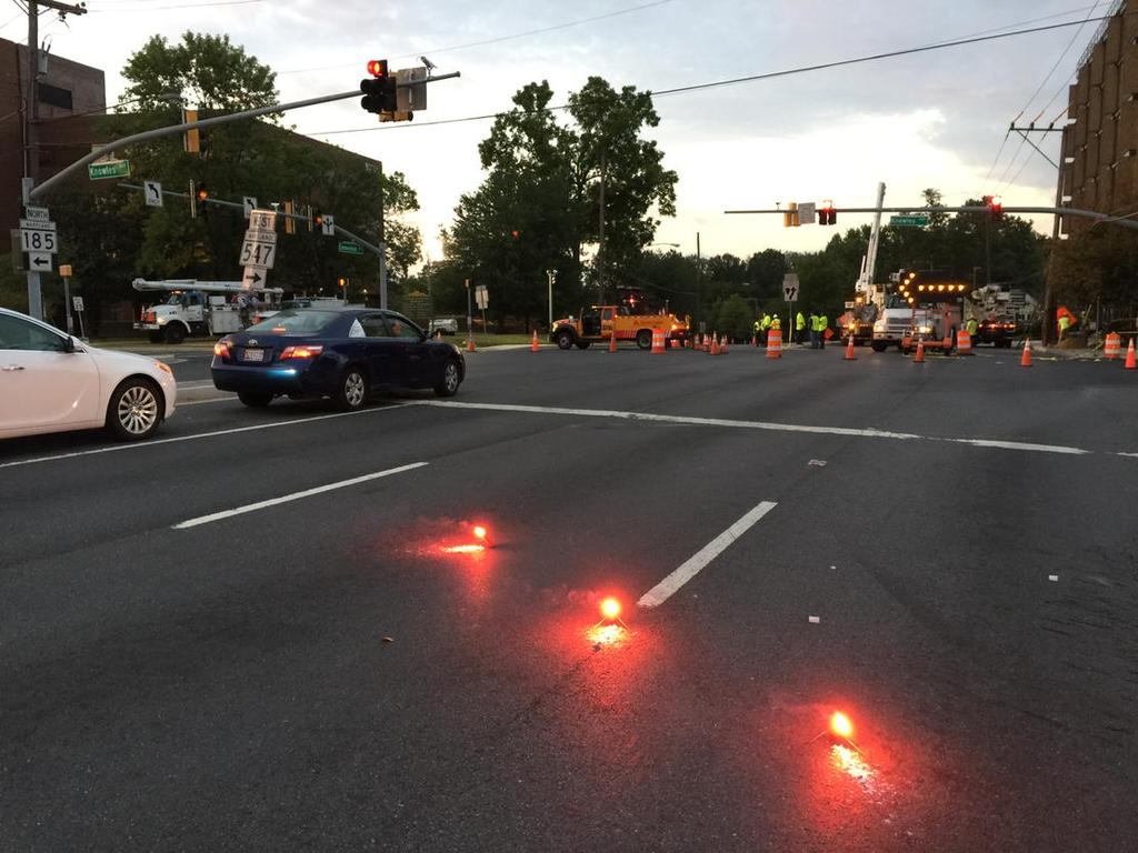 Two-way traffic in the northbound lanes of Connecticut Avenue at Knowles Avenue is expected by 7 a.m. Wednesday. (WTOP/Kristi King)