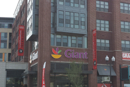 Situated next to the Potomac Yard shopping center that is anchored by Target, the new Giant is in a growing part of Alexandria.