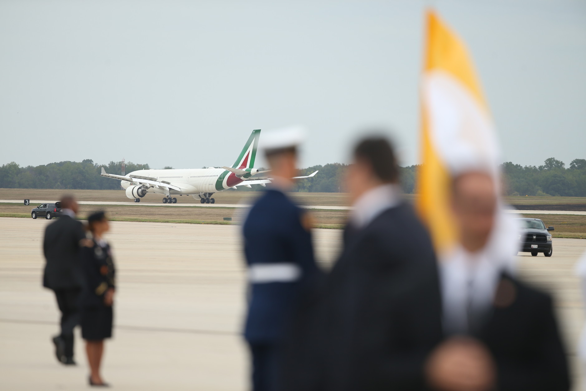 The plane carrying Pope Francis plane arrives at Andrews Air Force Base, Md., Tuesday, Sept. 22, 2015. (AP Photo/Andrew Harnik)
