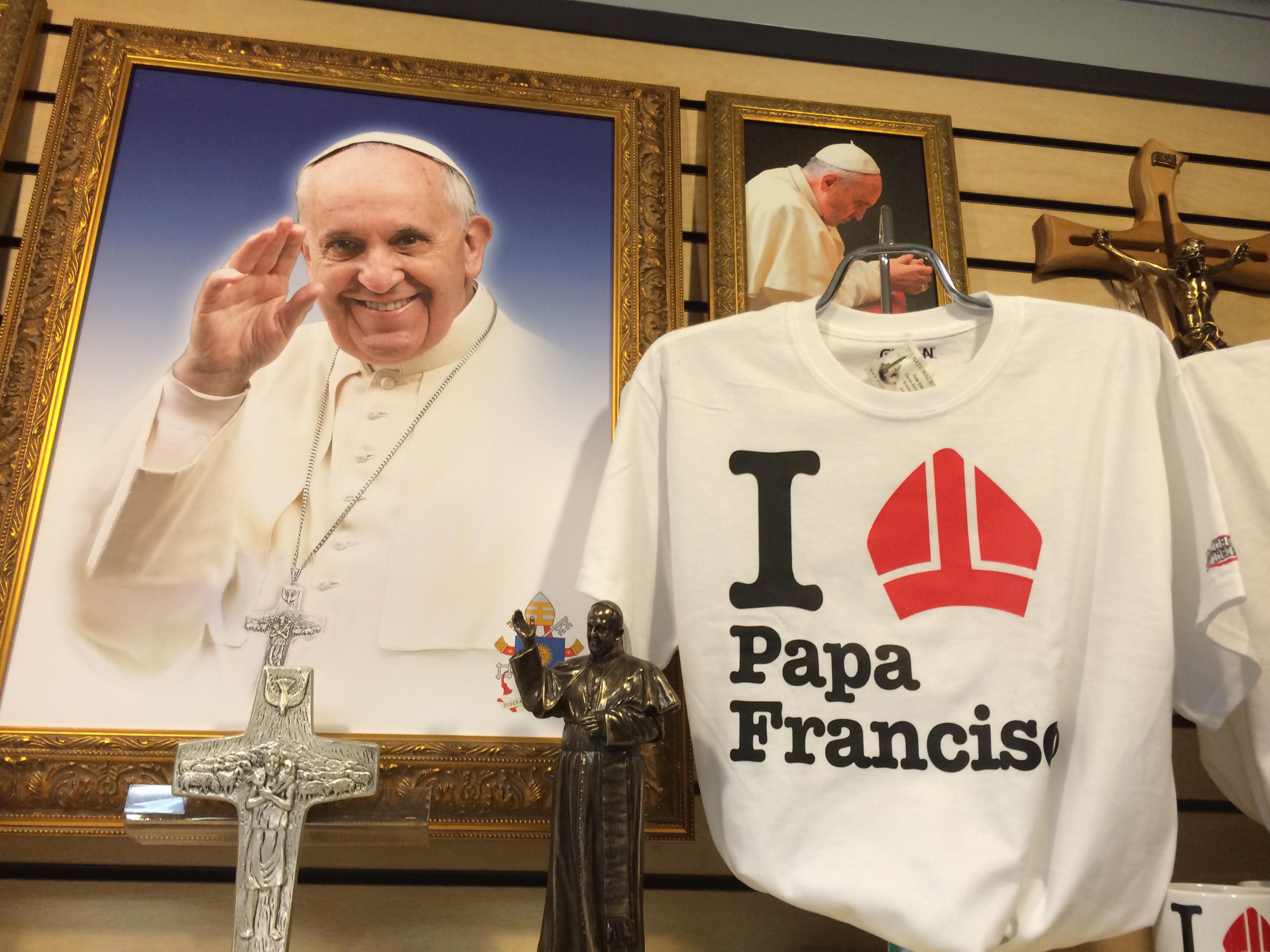Photos: Gearing up for Pope Francis