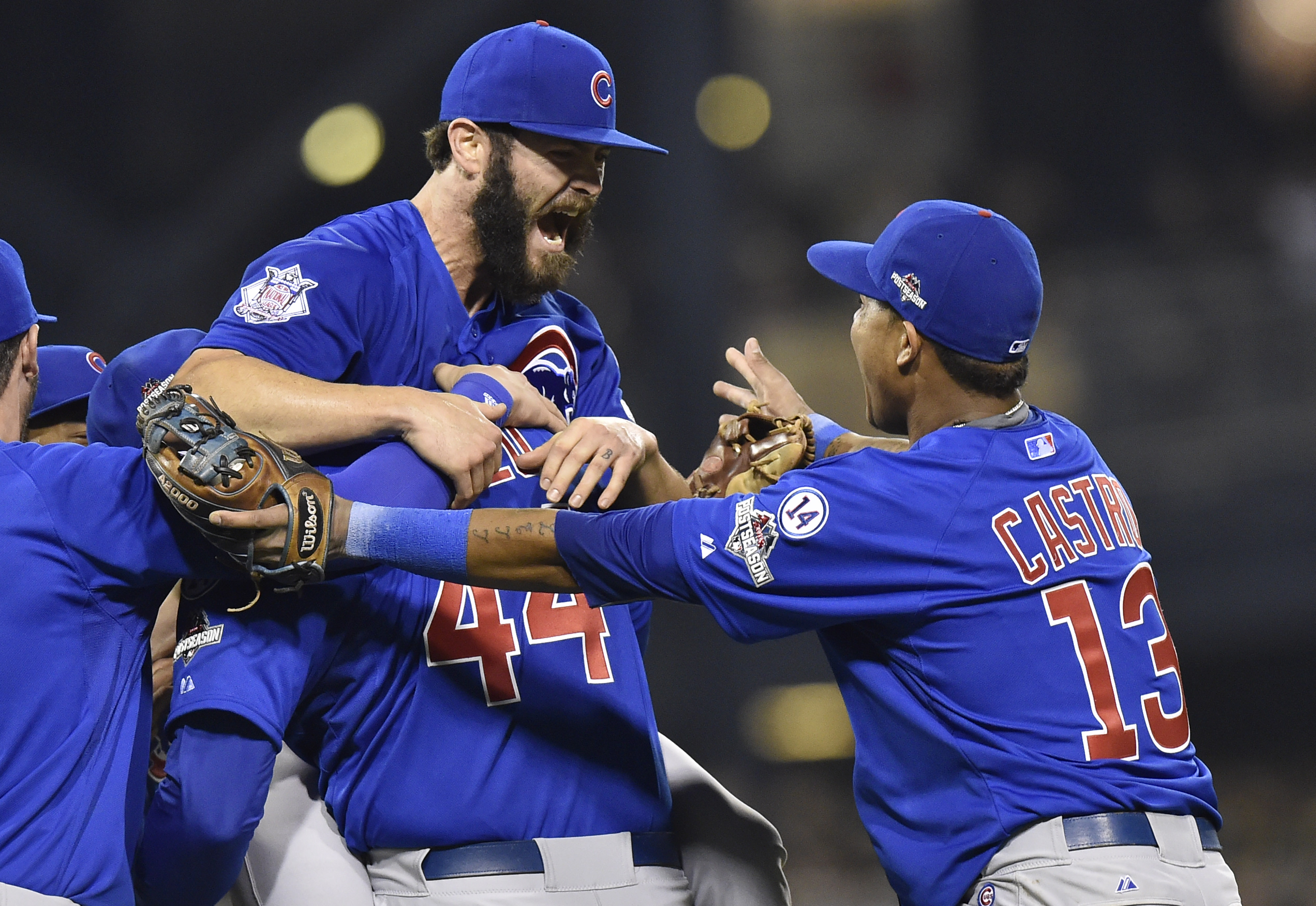 Arrieta, Cubs silence Pirates 4-0 to win NL wild-card game