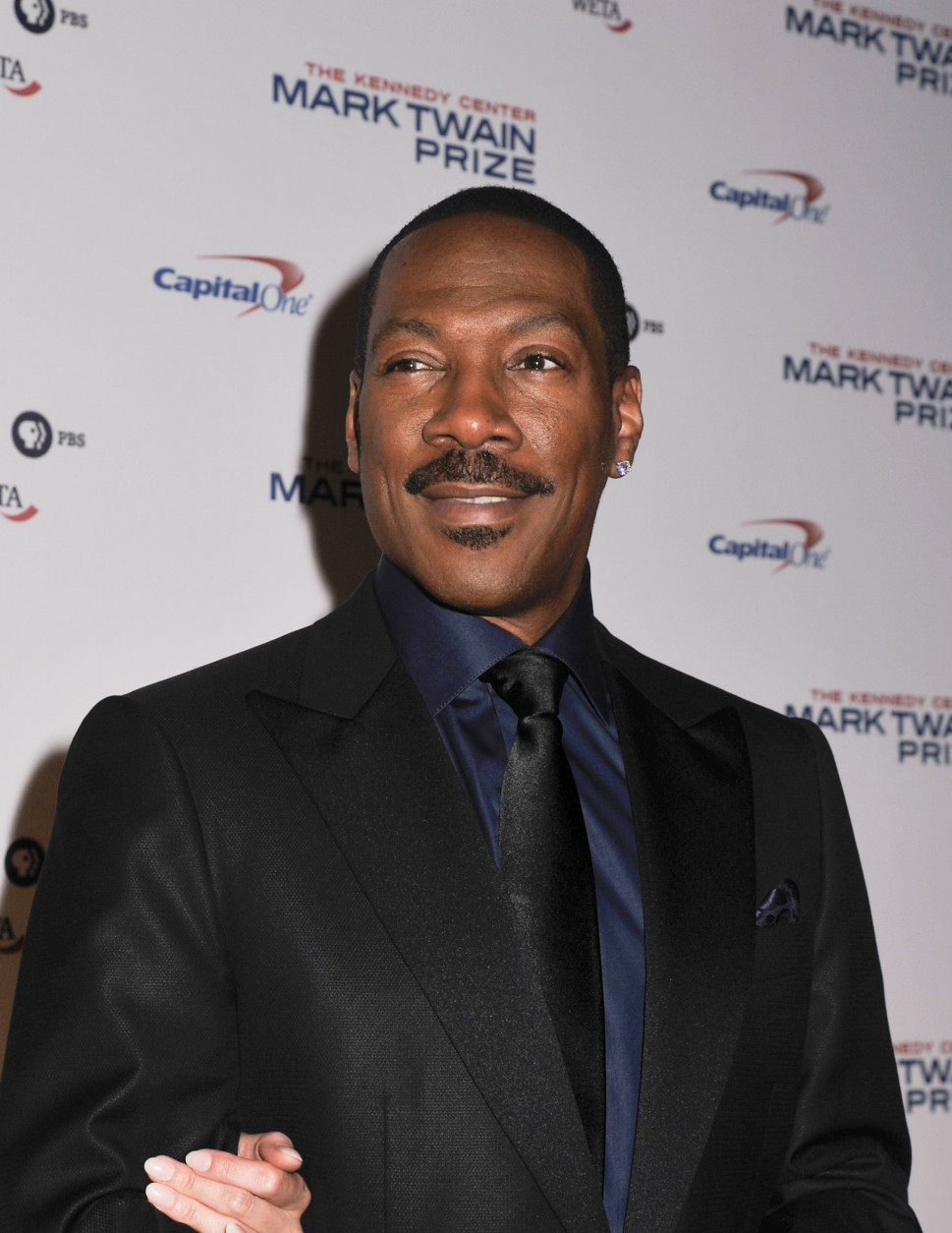 WASHINGTON, DC- OCTOBER 18:  Honoree Eddie Murphy poses on the red carpet during the 18th Annual Mark Twain Prize For Humor at The John F. Kennedy Center for Performing Arts on October 18, 2015 in Washington, DC.   (Photo by Kris Connor/Getty Images)