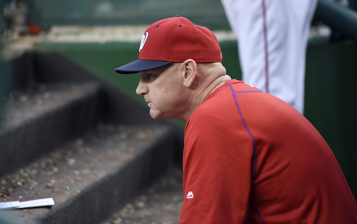 Washington Nationals manager Matt Williams looks on during a baseball game against the Philadelphia Phillies, Saturday, Sept. 26, 2015, in Washington. The Nationals won 2-1 in 12 innings. (AP Photo/Nick Wass)