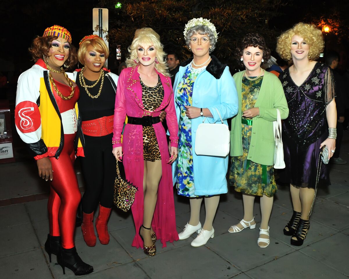 Costumes steal the show at 2015 High Heel Race