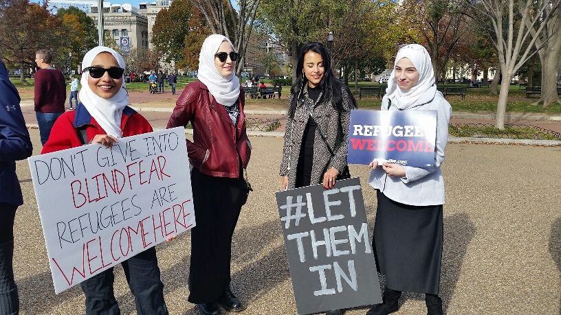 Photos: Rally outside White House supports Syrian refugees