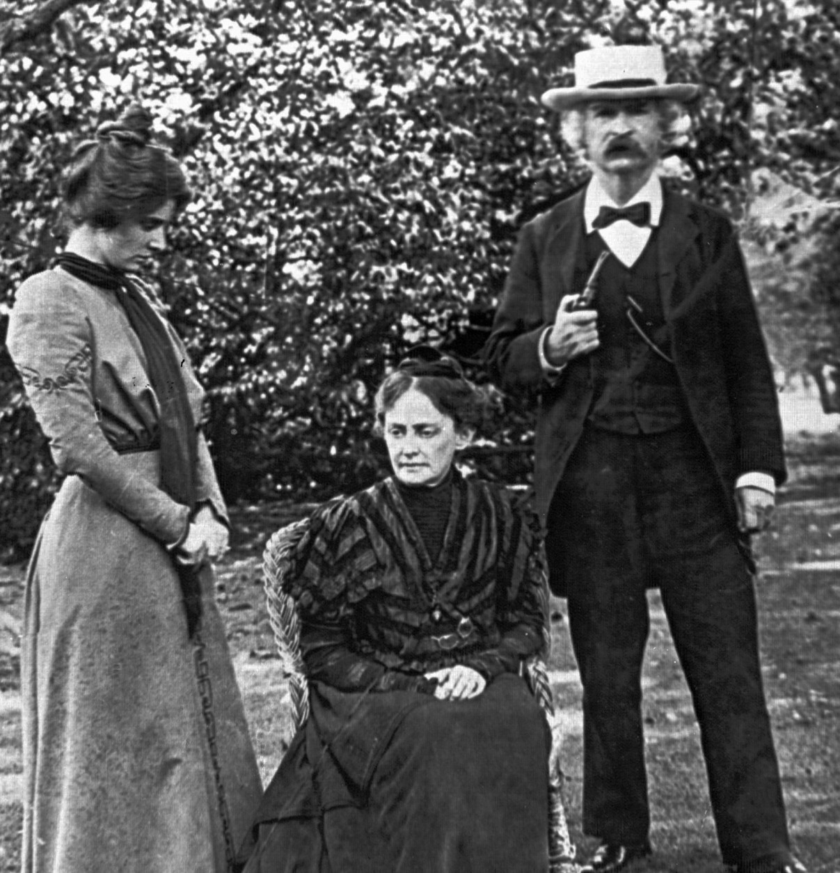 Author Samuel Clemens, known as Mark Twain, is shown with his wife, Olivia, and daughter, Clara at their suburban London home in 1900.  (AP Photo)