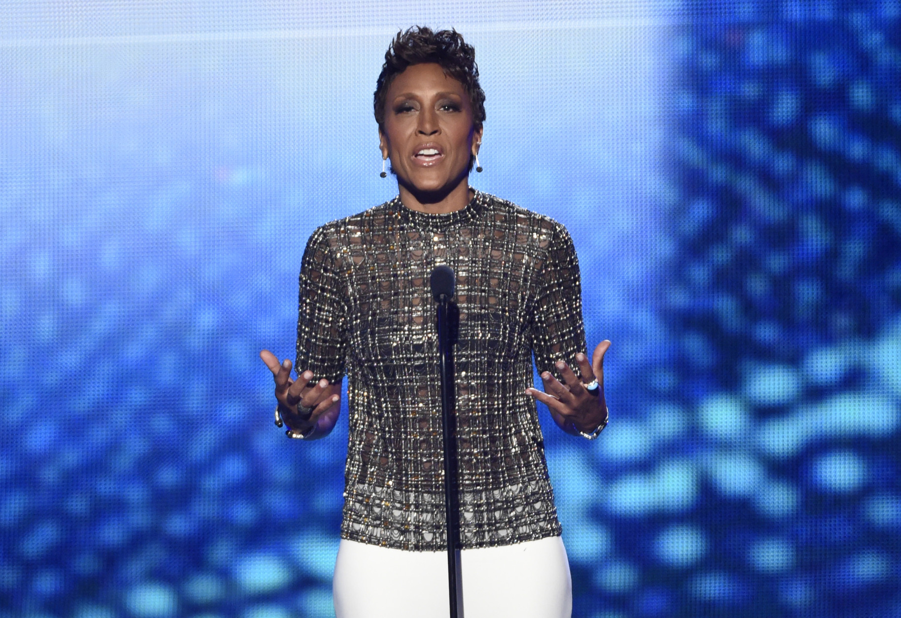 Robin Roberts speaks onstage at the ESPY Awards at the Microsoft Theater on Wednesday, July 15, 2015, in Los Angeles. (Photo by Chris Pizzello/Invision/AP)