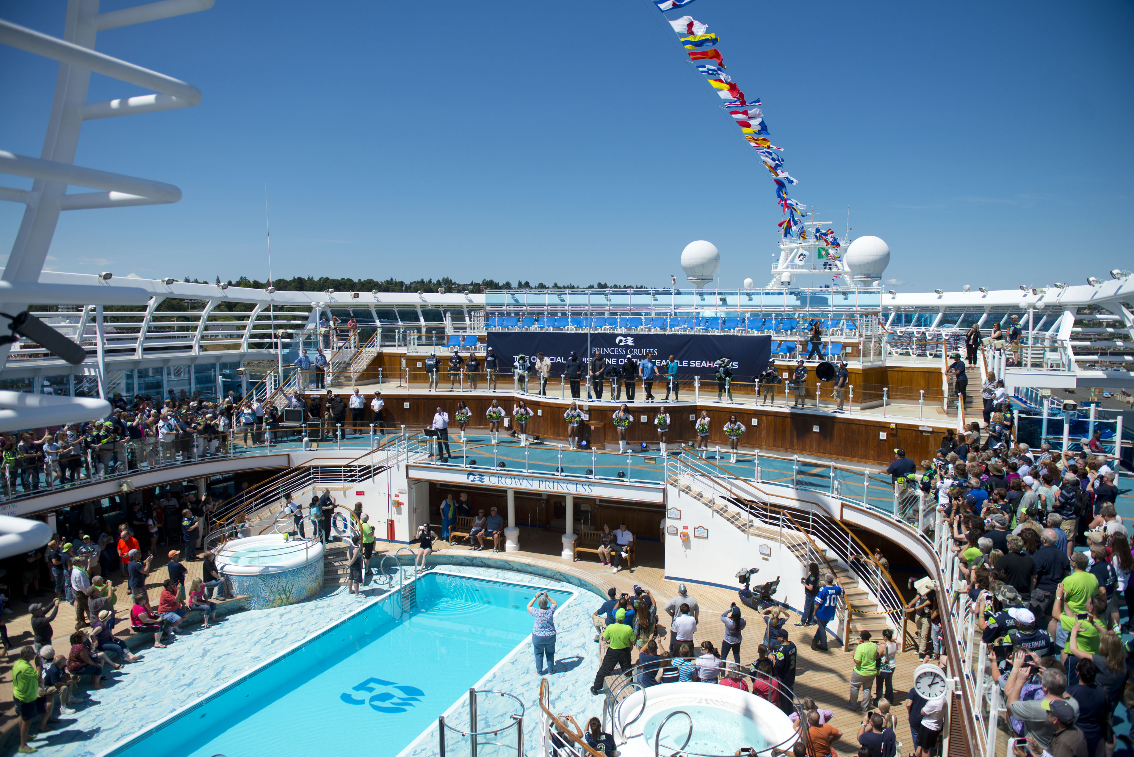How to save money when you go on a cruise