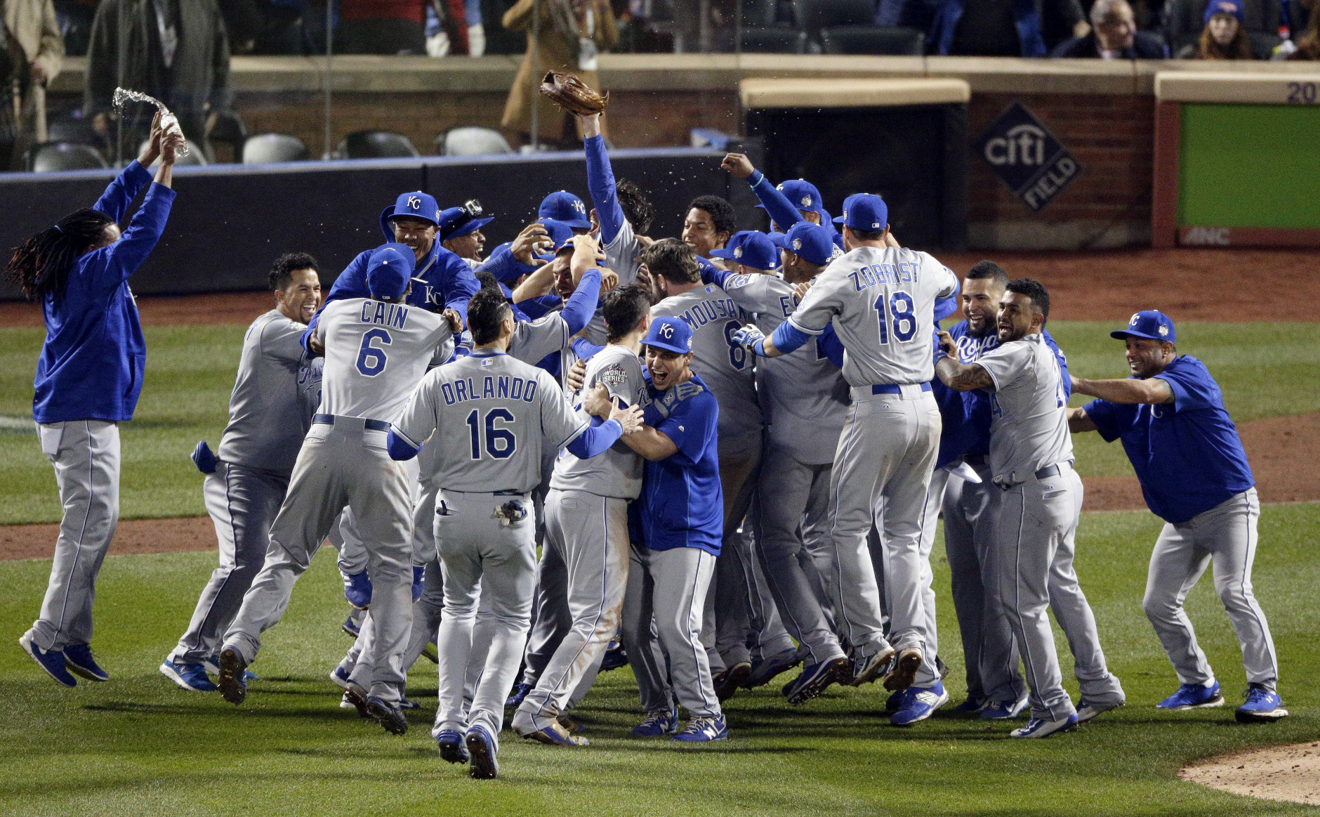 Here is the Kansas City Royals' World Series clinching win in six