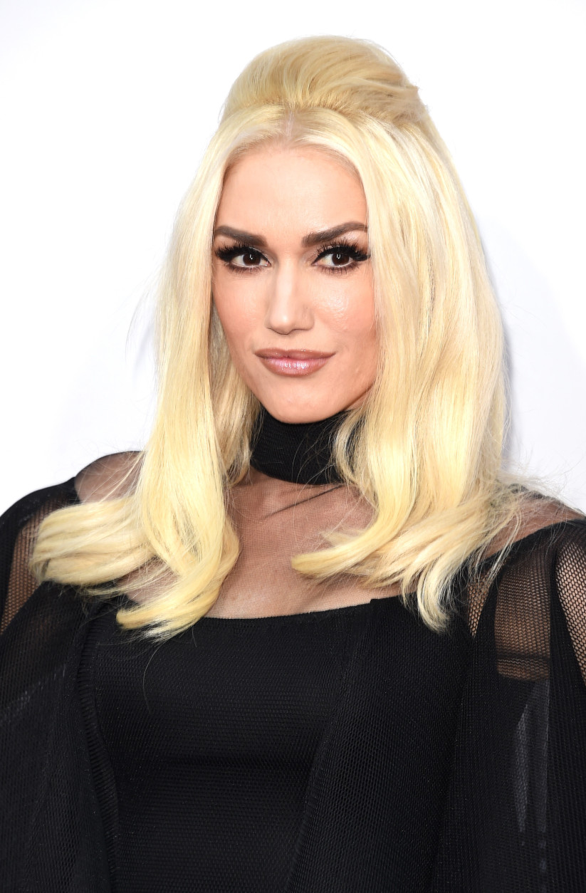 LOS ANGELES, CA - NOVEMBER 22:  Recording artist Gwen Stefani attends the 2015 American Music Awards at Microsoft Theater on November 22, 2015 in Los Angeles, California.  (Photo by Jason Merritt/Getty Images)