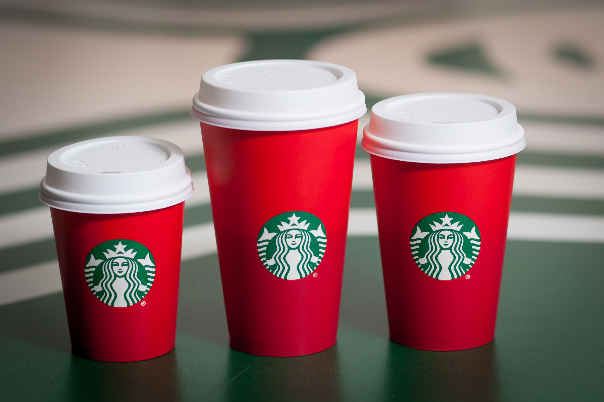 Starbucks’ plain red holiday cups rile some Christians online