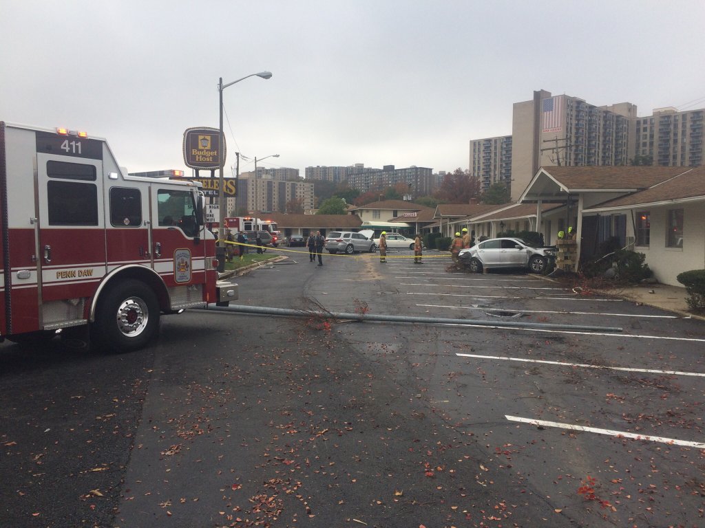 Car crashes into Richmond Highway motel