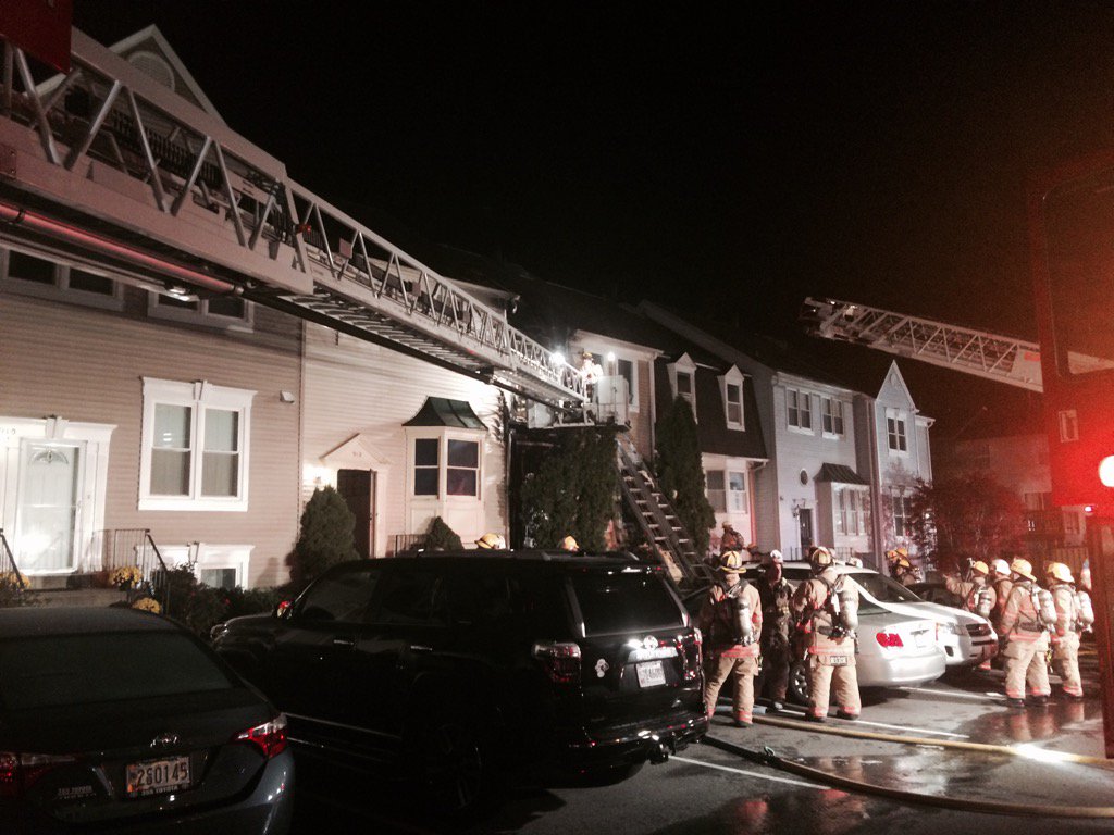 Outside light triggers Gaithersburg townhouse fire
