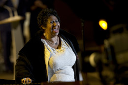 Aretha Franklin performs in front of Pope Francis during the World Meeting of Families in the Benjamin Franklin Parkway Saturday, Sept. 26, 2015, in Philadelphia. (AP Photo/Alessandra Tarantino)