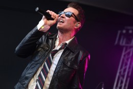 Scott Weiland and the Wildabouts perform at the Rachael Ray Feedback Party at Stubb's during South By Southwest on Saturday, March 21, 2015, in Austin, TX. (Photo by Rich Fury/Invision/AP)
