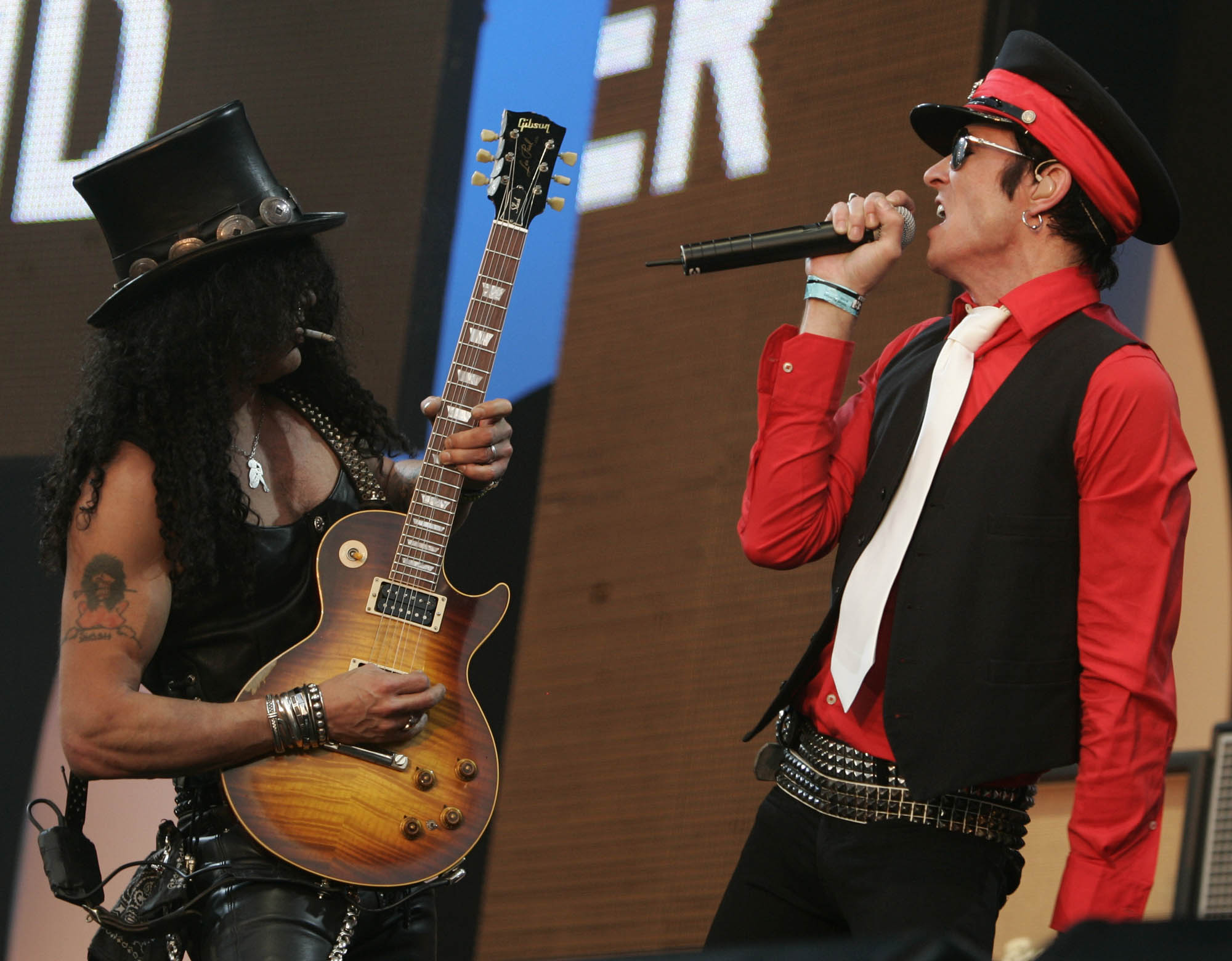 Scott Weiland, frontman of Stone Temple Pilots, Velvet Revolver, remembered in photos, videos