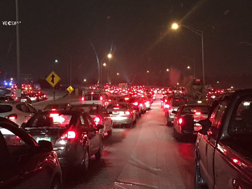 "This is the current scene at 10:35 p.m. on 395 South across from Pentagon," Lori Montenegro wrote on Twitter. (Courtesy of Lori Montenegro)