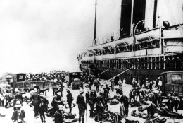 Australian troops arrive in Alexandria, Egypt, en route to the battlefield on the Gallipoli Peninsula in 1915. Thousands died in the nightmare battle of World War I. (AP Photo)