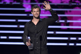 Chris Hemsworth accepts the award for favorite action movie actor for Avengers: Age Of Ultron at the People's Choice Awards at the Microsoft Theater on Wednesday, Jan. 6, 2016, in Los Angeles. (Photo by Chris Pizzello/Invision/AP)