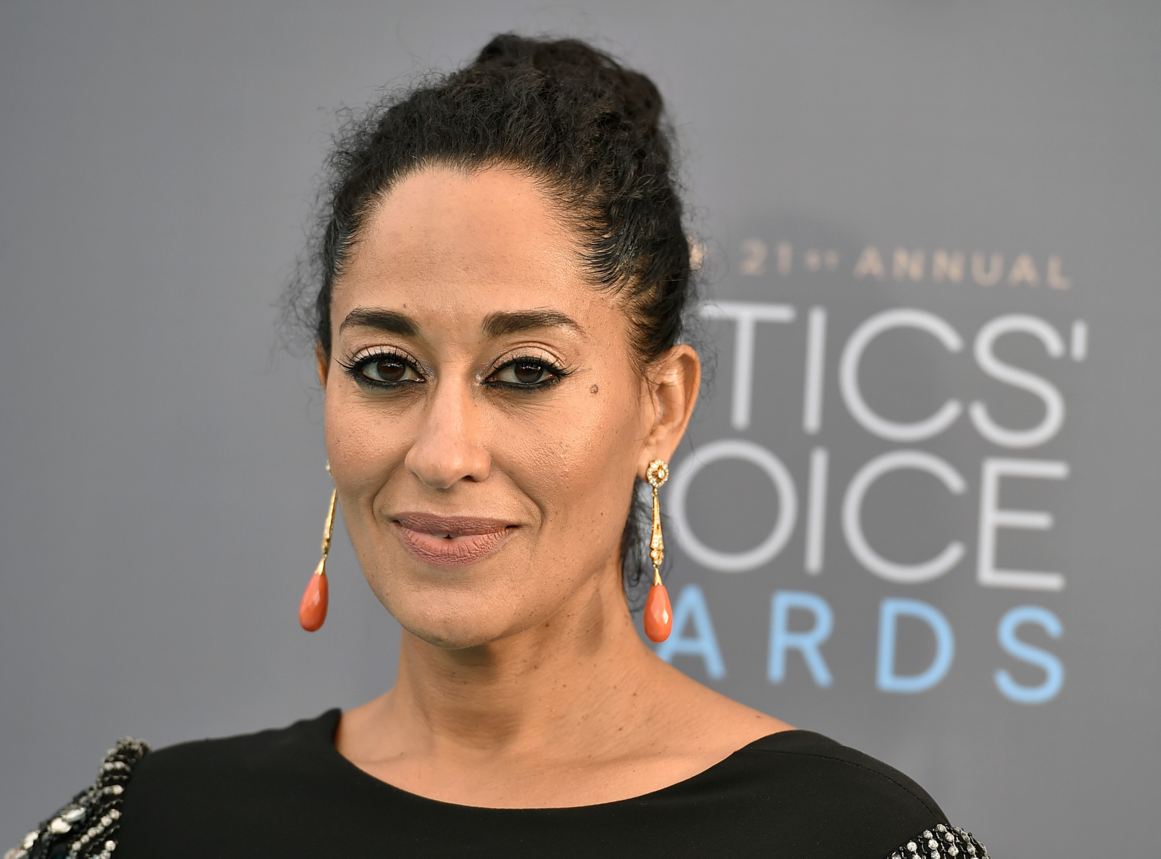 Tracee Ellis Ross arrives at the 21st annual Critics' Choice Awards at the Barker Hangar on Sunday, Jan. 17, 2016, in Santa Monica, Calif. (Photo by Jordan Strauss/Invision/AP)